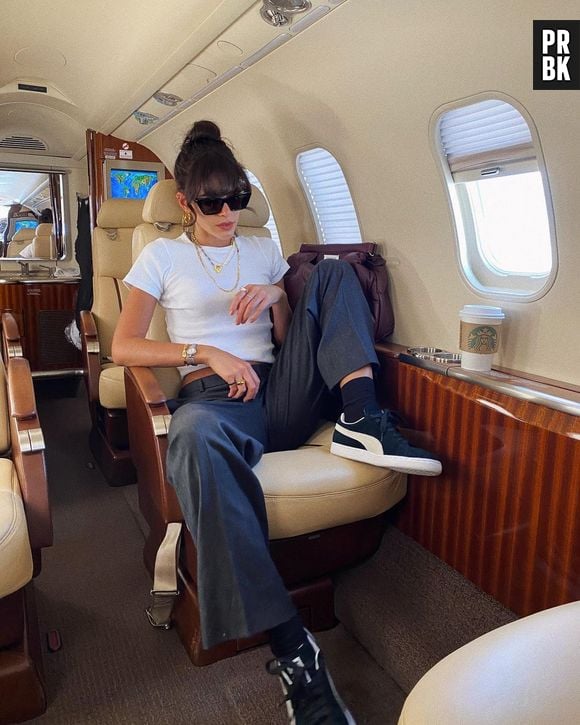 Bruna Marquezine exibe seu look de viajar