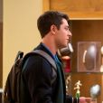 "Eu Nunca": Aneesa (Megan Suri) nos ensina na 3ª temporada que é importante dar atenção a sue parceire se quiser manter um relacionamento