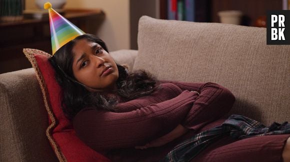 Devi (Maitreyi Ramakrishnan) aprende que é preciso se amar antes de amar outra pessoa na 3ª temporada de "Eu Nunca"