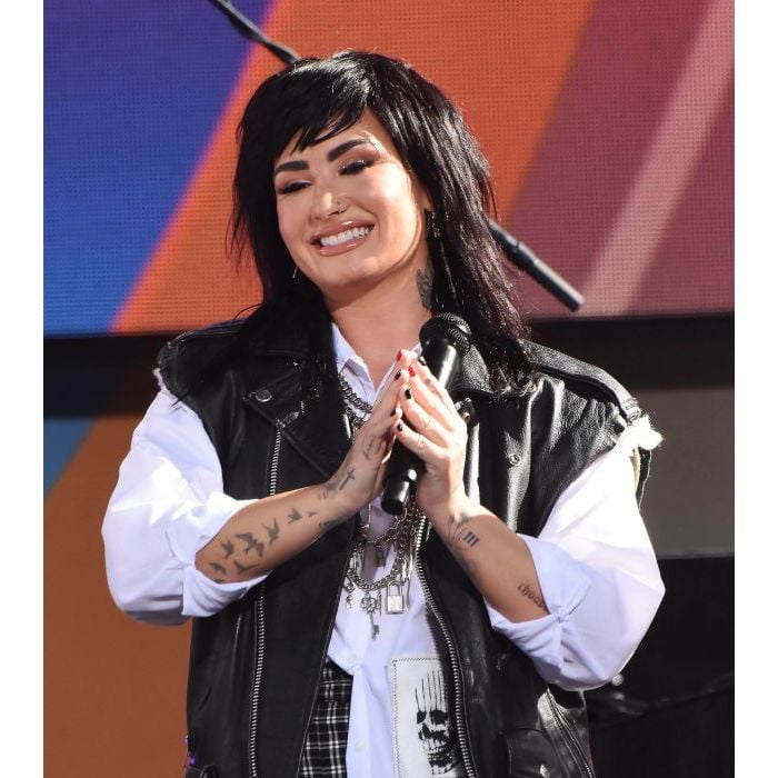Em boa fase, Demi Lovato celebra retorno à música com o álbum &quot;HOLY FVCK&quot;