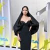 Sofia Carson usou um vestido Carolina Herrera e joias David Yurma no red carpet do MTV Video Music Awards 2022