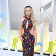  Sabrina Carpenter usou um vestido floral Moschino  no red carpet do MTV Video Music Awards 2022