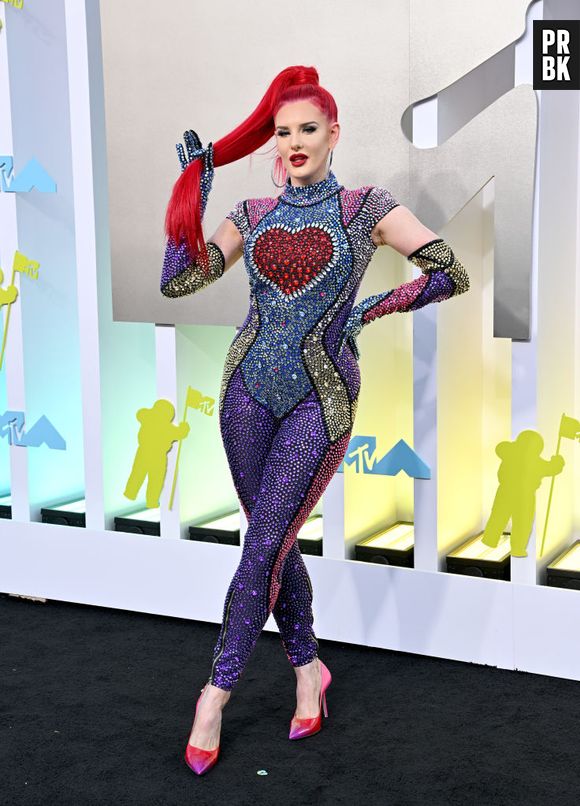 Justina Valentine exibe seu look no red carpet do MTV Video Music Awards 2022