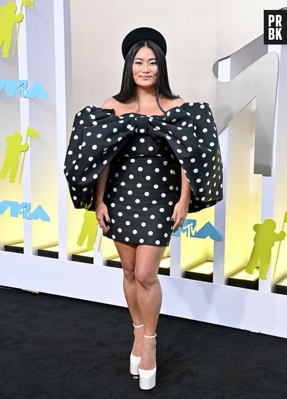 Chloe Flower exibe seu look no red carpet do MTV Video Music Awards 2022