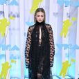 Lili Reinhart exibe seu look Fendi no red carpet do MTV Video Music Awards 2022