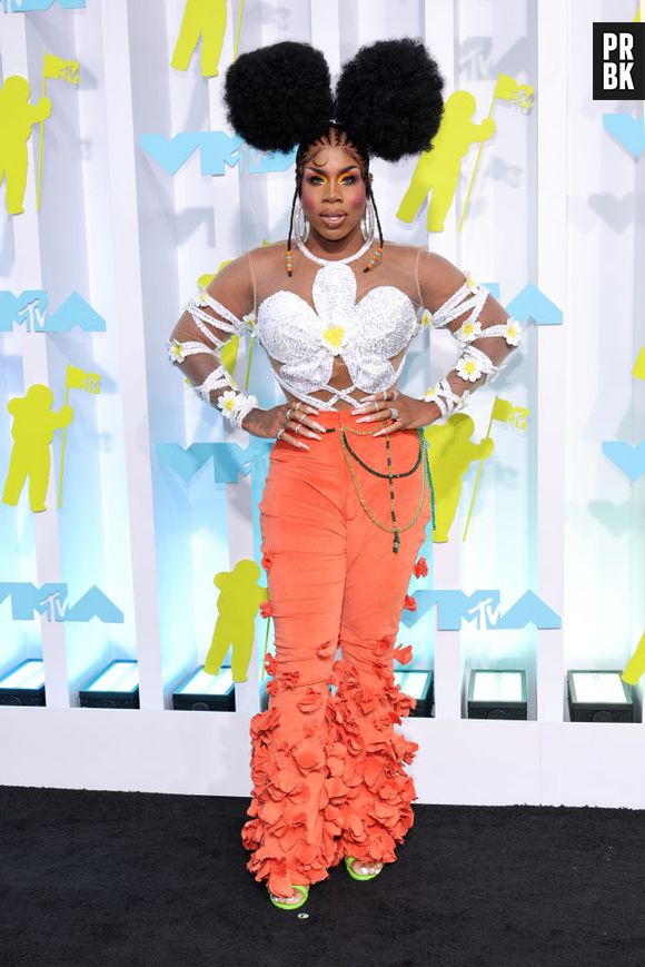 Monet X Change exibe seu look no red carpet do MTV Video Music Awards 2022