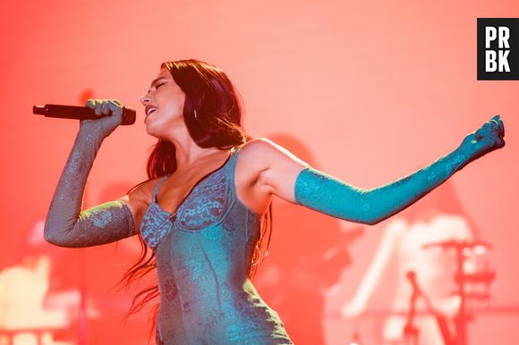 Fãs superam atraso na transmissão da apresentação da Dua Lipa e assistem ao seu show no Rock in Rio