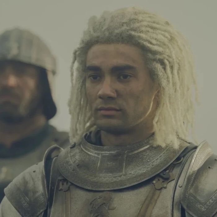 &quot;A Casa do Dragão&quot;: Laenor  Velaryon, que se casará com Rhaenyra Targaryen, aparece sendo interpretado por   Theo     Nate na 1ª fase da trama 