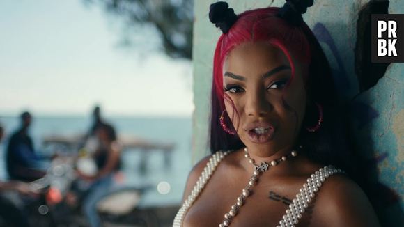 Ludmilla lança "TIC TAC", clipe gravado na Jamaica, com looks marcantes. Veja!