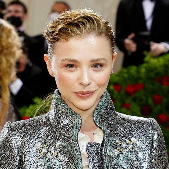 Atriz Chloë Grace Moretz afirmou que parou de participar de tapetes vermelhos