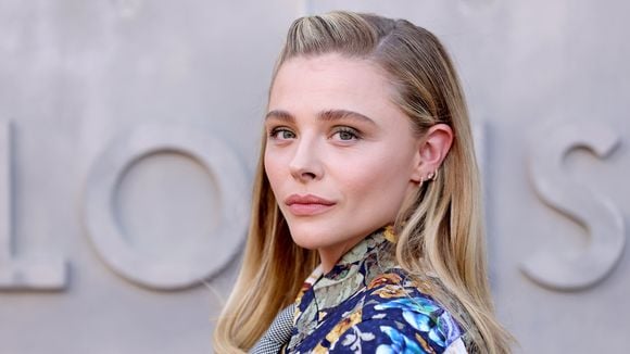 Pressão Estética: Chloë Grace Moretz parou de sair após meme com seu corpo