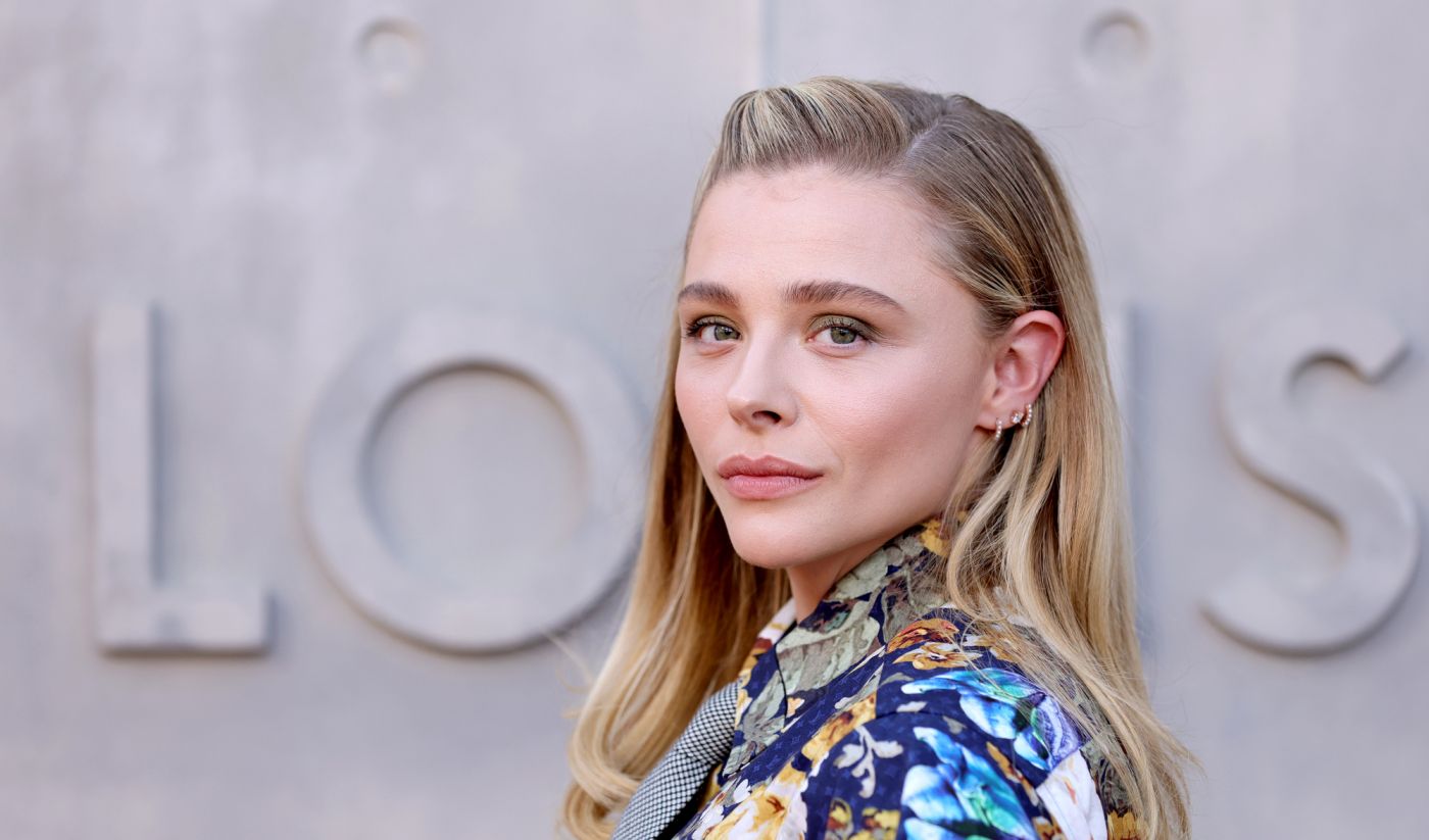 Chloë Grace Moretz diz que meme a fez viver reclusa e fugir de fotógrafos