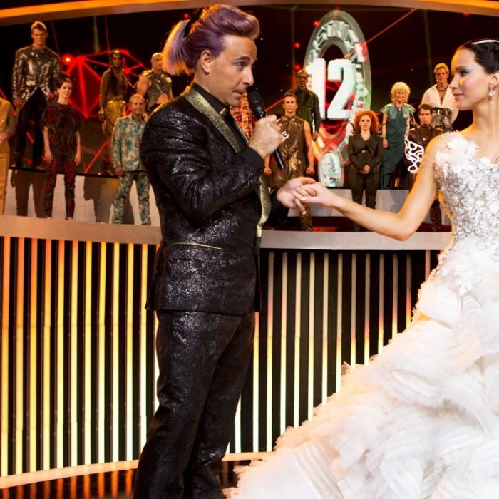 Em &quot;Jogos Vorazes&quot;, Katniss ( Jeniffer Lawrence) impressiona com vestido em evento oficial  