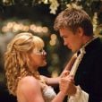 Em "A Nova Cinderela", Hilary Duff usa vestido icônico durante baile