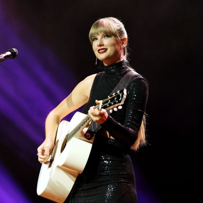 Taylor Swift deve sair em turnê após lançamento de &quot;Midnights&quot;, segundo fontes