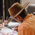  Artista, tatuador e referência em desenhos no estilo moderno, Lincoln Lima alerta sobre a importância de saber escolher um bom profissional 