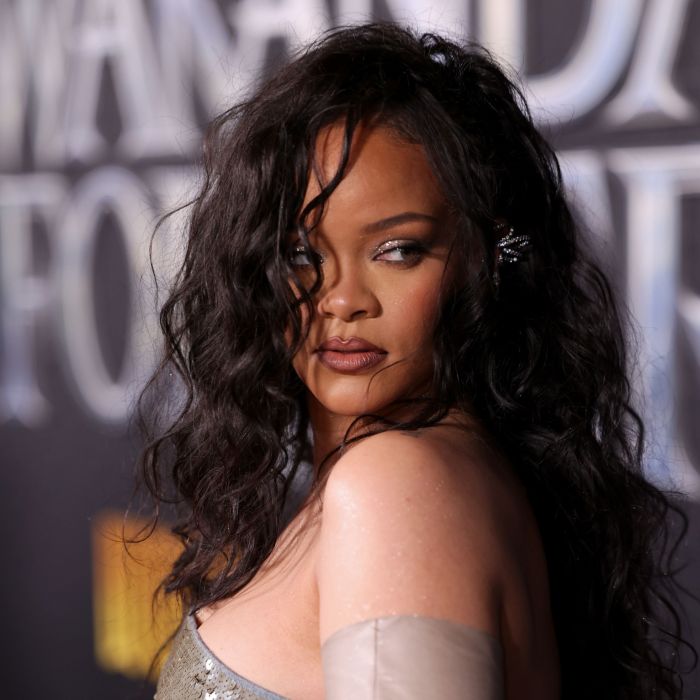 Rihanna terá 2 músicas em &quot;Pantera Negra: Wakanda Forever&quot;: &quot;Lift Me Up&quot; e &quot;Born Again&quot;
