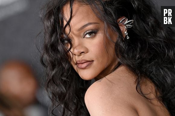 Rihanna terá comeback oficial com "Lift Me Up" nesta sexta-feira (28)