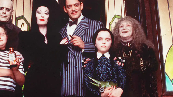 "A Família Addams": saiba onde assistir aos filmes originais antes de "Wandinha"