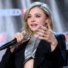 "É sempre interessante ver quem fica infeliz ao trabalhar com uma mulher jovem", disse Chloë Grace Moretz