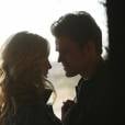  Em "The Vampire Diaries", Stefan (Paul Wesley) e Caroline (Candice Accola) v&atilde;o se beijar! 