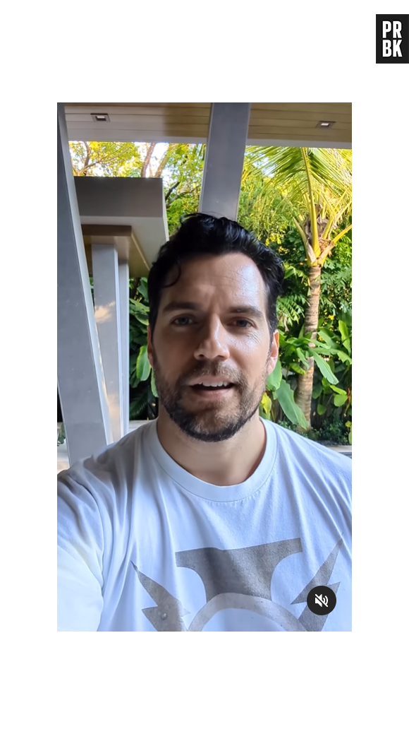 Henry Cavill tinha confirmado seu retorno como Super-Homem com vídeo no Instagram, postado em outubro