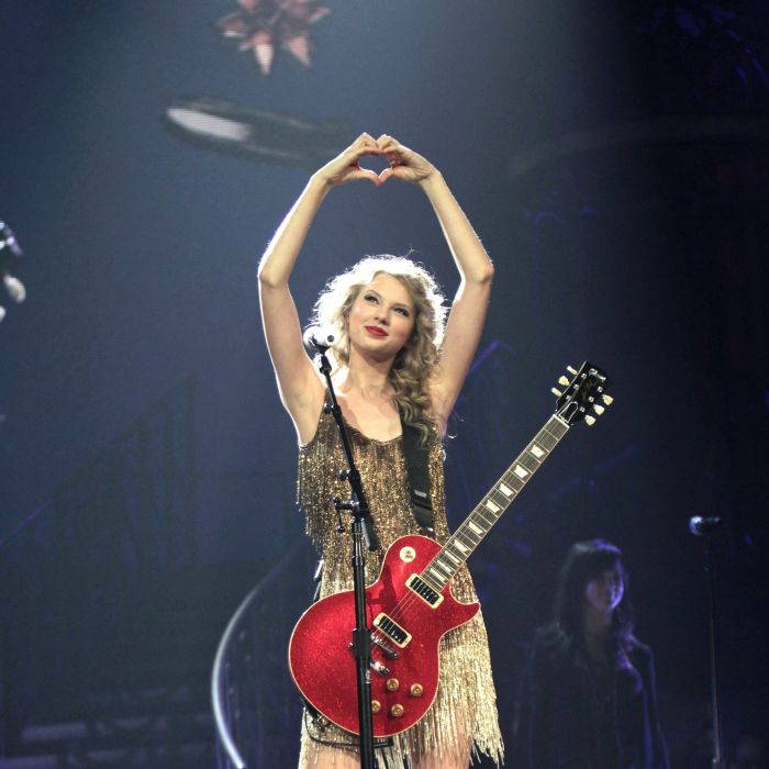 Portal revela que Taylor Swift esteve em estúdio regravando o &quot;Speak Now&quot; e o &quot;1989&quot;