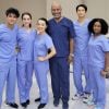 Meredith (Ellen Pompeo) se despede de colegas de hospital na prévia do próximo episódio de "Grey's Anatomy"