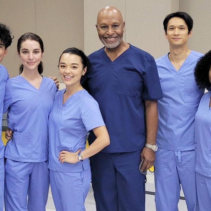 Meredith (Ellen Pompeo) se despede de colegas de hospital na prévia do próximo episódio de &quot;Grey&#039;s Anatomy&quot;