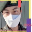 Jin, do BTS, mostra 1ª foto no exército e atualiza fãs