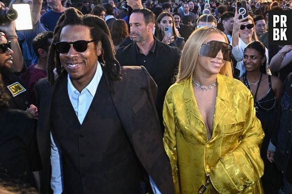 Beyoncé posou ao lado de Jay-Z