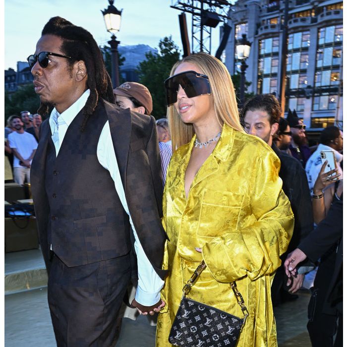 Beyoncé foi ao desfile da Louis Vuitton em Paris - Purebreak