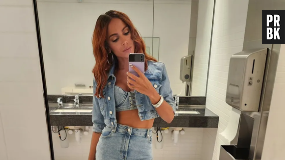 Anitta posta álbum aleatório e a 4ª foto chama atenção da web: "Eu depilo com barbeador mesmo"