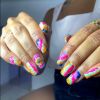 As unhas da Barbie podem contar com diferentes estampas