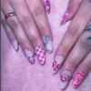 Unhas rosas são a cara da Barbie