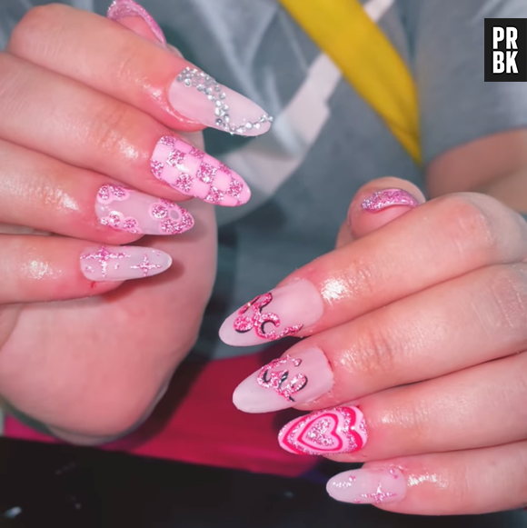 As unhas da Barbie podem ter diferentes desenhos