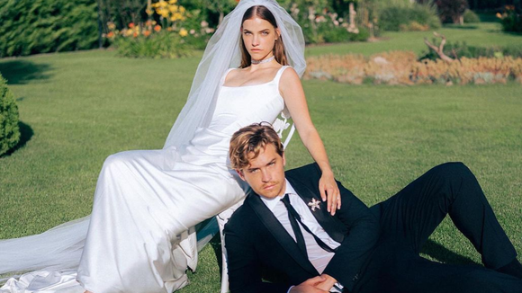 Do branco ao vermelho: Barbara Palvin usou 3 vestidos de noiva no casamento com Dylan Sprouse