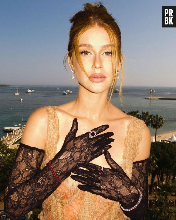 Marina Ruy Barbosa foi vista com novo namorado