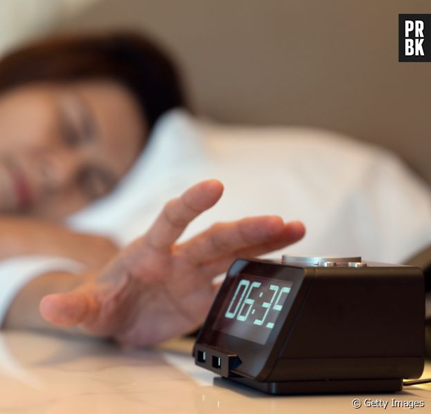 Atrasar o despertador pode trazer problemas para a sua saúde