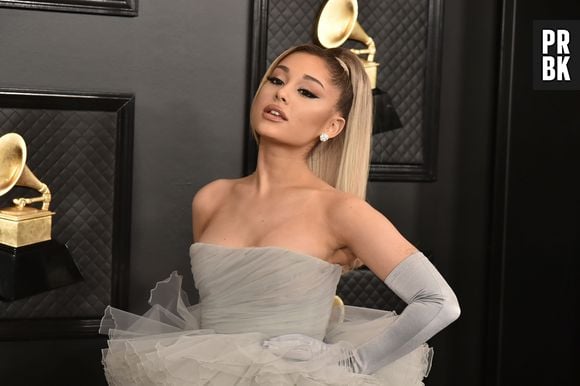 Ariana Grande está preparando um super presente para seus fãs no aniversário de 10 anos de "Your Truly"