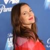 Stalker surpreende Drew Barrymore, atriz deixa o palco e preocupa