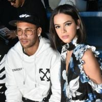 Bruna Marquezine e Neymar ficaram do mesmo lado pela primeira vez e você nem percebeu