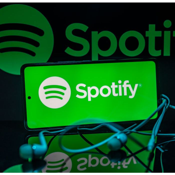 Anitta, Luísa Sonza e mais artistas crianças são colocados como ícones de playlists no Spotify