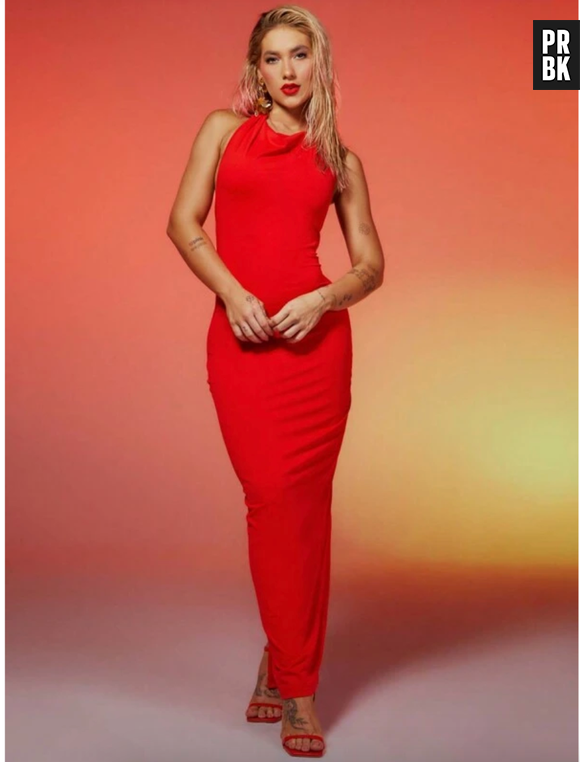 sz2305194208207898 - Vestido vermelho da coleção Shein x Virginia. R$ 77,99