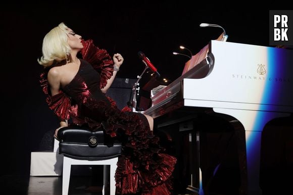 Lady Gaga pode estar grávida e fãs alimentam rumores