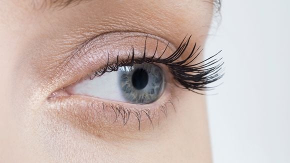Quer obter um efeito cílios postiços? Adicione este ingrediente de cozinha à sua máscara