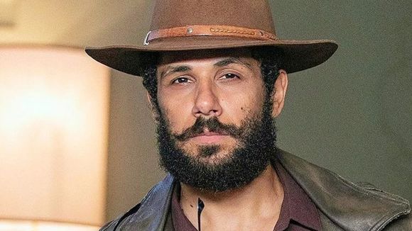 Amaury Lorenzo, o Ramiro de "Terra e Paixão", é gay? Revelação sobre sexualidade do ator dá o que falar!
