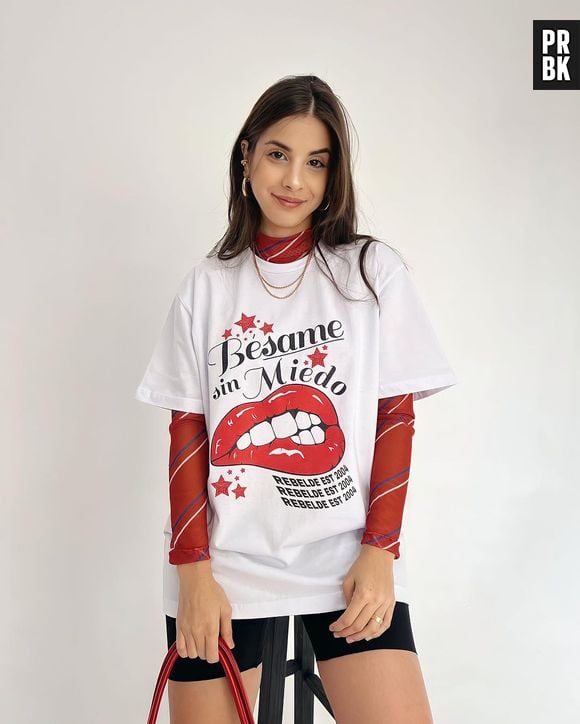 Uma camisa temática é confortável e fica perfeita para o show do RBD