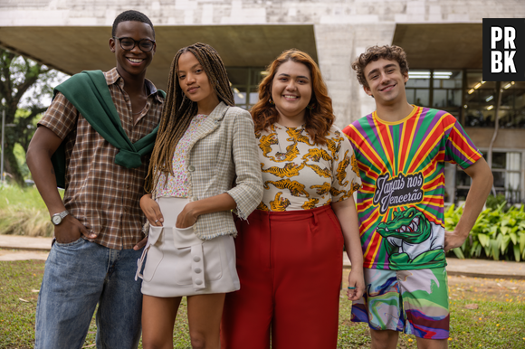 O novo elenco jovem da terceira temporada universitária de De Volta aos 15: Faíska, Emira Sophia, Amanda Linhares e Enzo Krieger