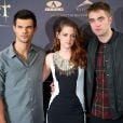 Taylor Lautner relembra relação com Robert Pattinson durante "Crepúsculo"